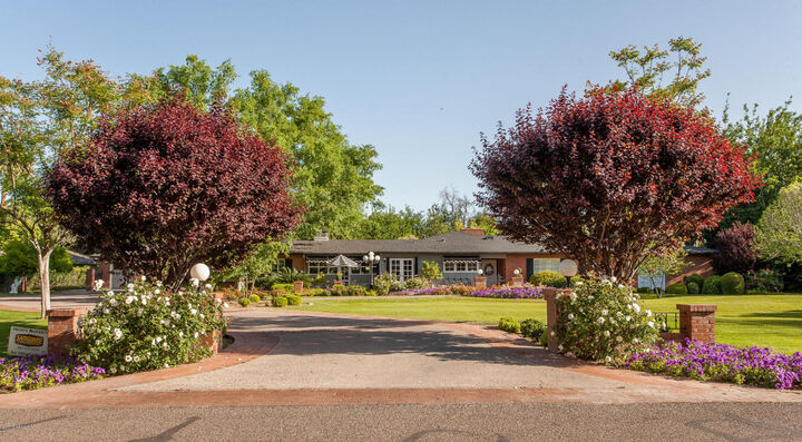 Property Photo: 334 E Glenn Drive AZ 85020