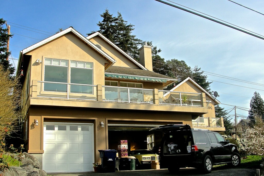 Property Photo: 355 N Sunset Dr WA 98282