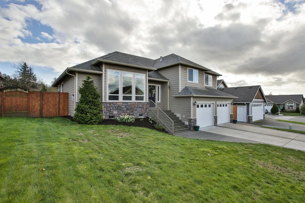 Property Photo:  5182 Sparrow Ct  WA 98248 