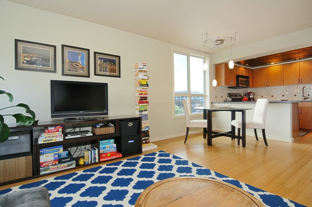 Property Photo: 905 Cherry St 501 WA 98104