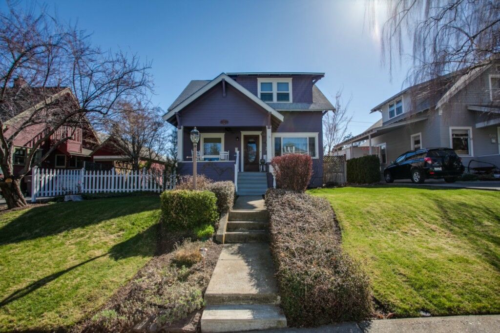 Property Photo:  505 Douglas St  WA 98801 