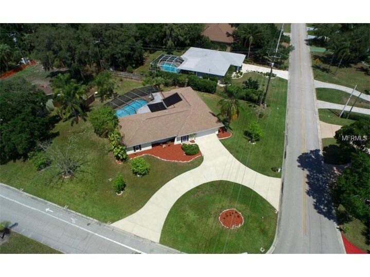 Property Photo:  4807 W Country Club Drive  FL 34243 
