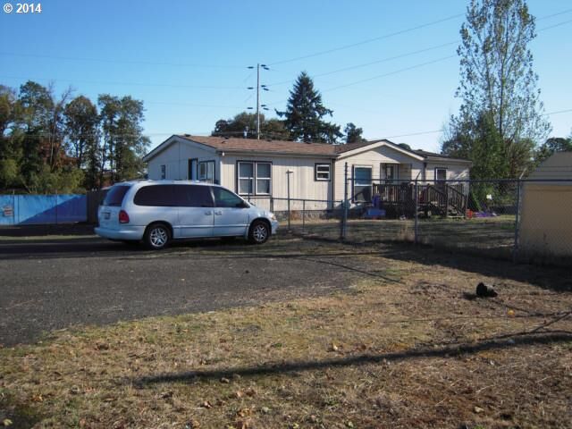 Property Photo:  1965 Old Portland Rd  OR 97051 