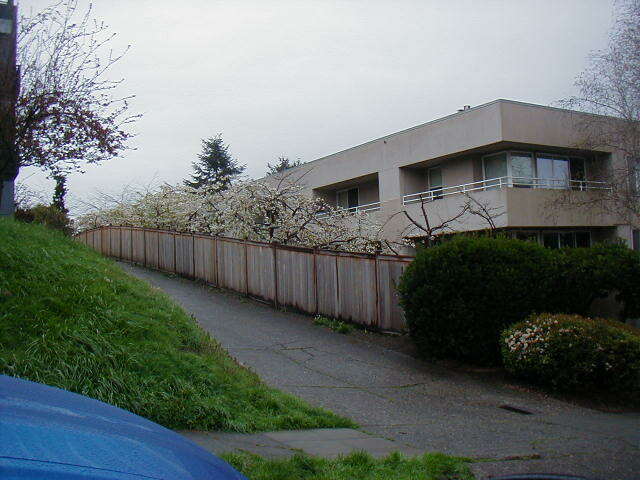 Property Photo:  2000 W Barrett St 201  WA 98199 