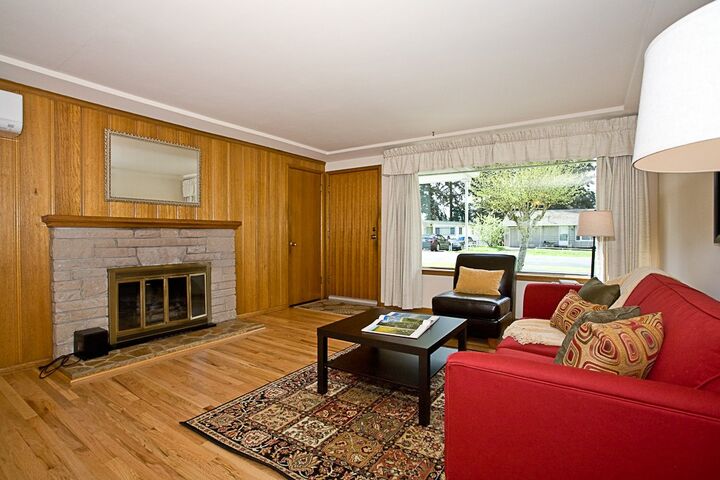 Property Photo: 19532 Burke Ave N WA 98133