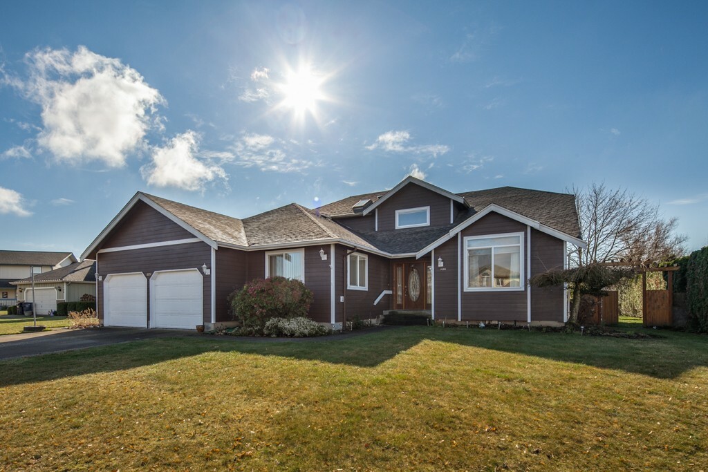 Property Photo:  1124 N Cascade Ct  WA 98264 