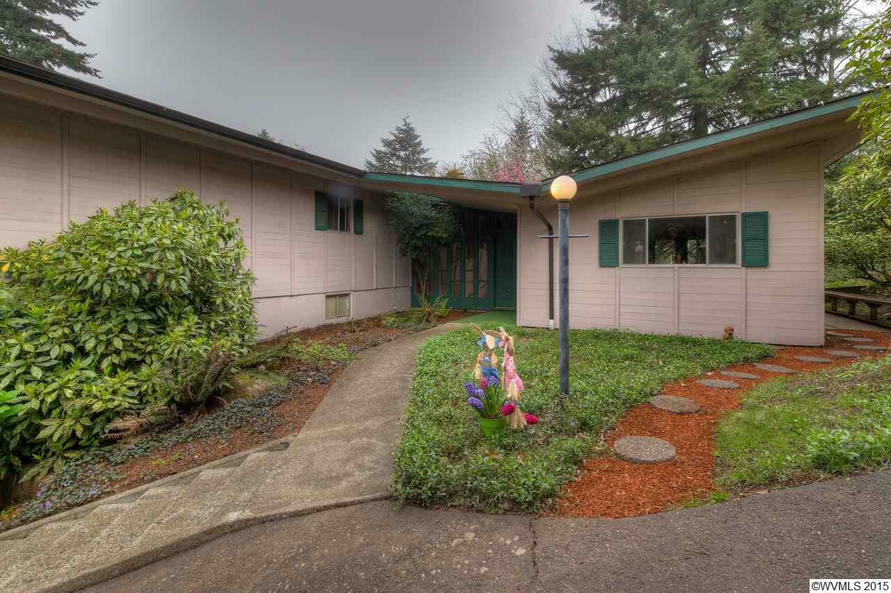 Property Photo: 1125 Chandler Dr S OR 97302