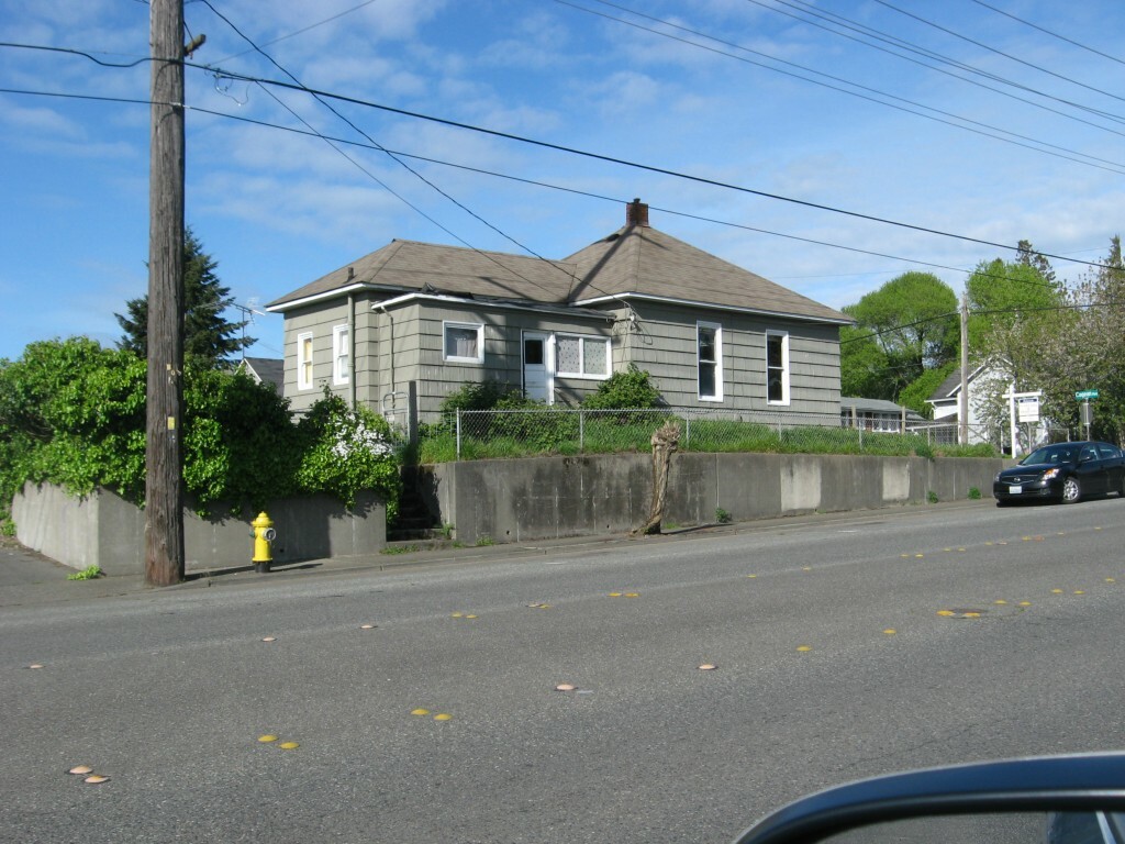 Property Photo:  1103 Cogean Ave  WA 98337 