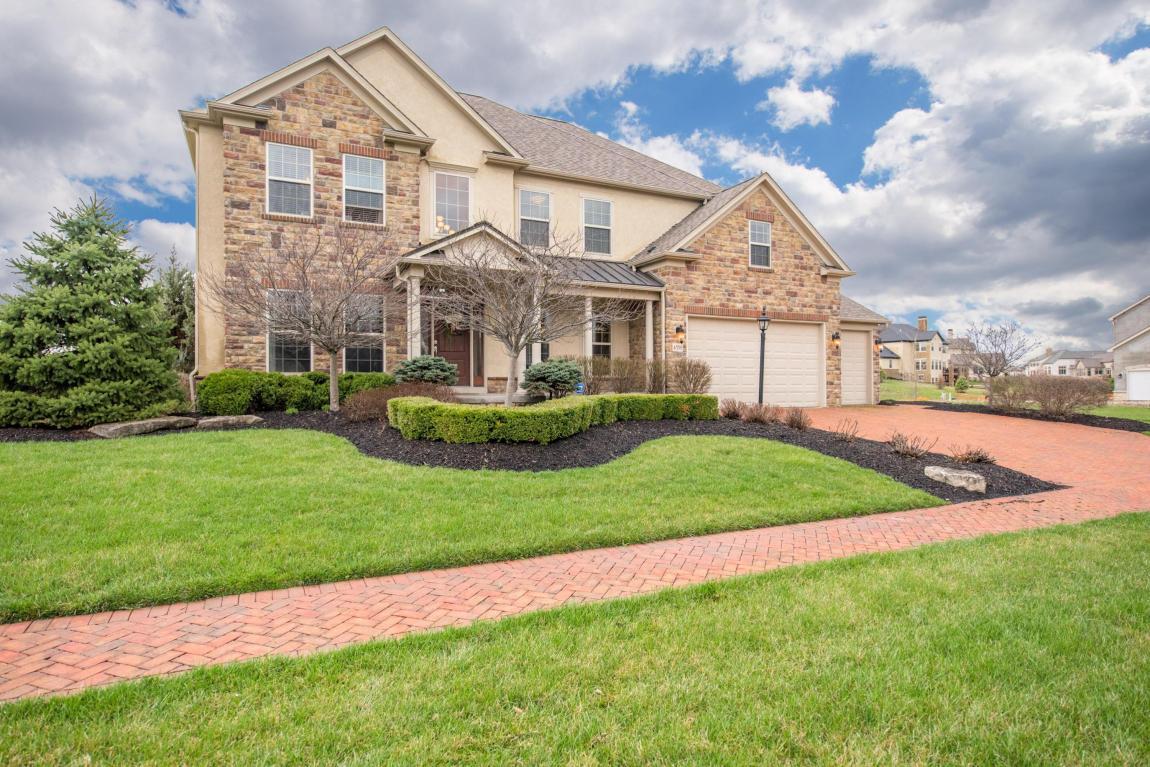 Property Photo:  4558 Hirth Hill E Road  OH 43123 