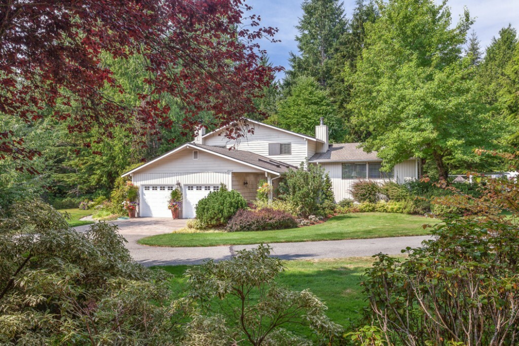 Property Photo:  20840 NE 89th St  WA 98053 