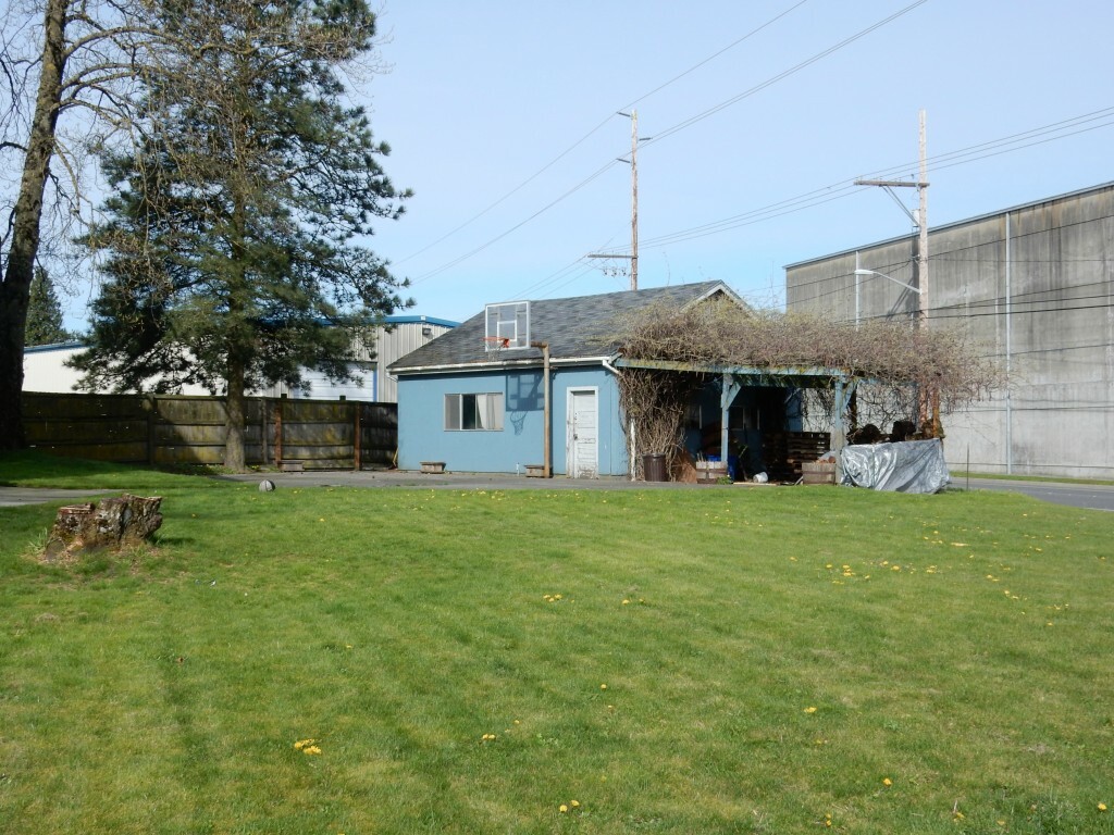 Property Photo:  200 Liberty St  WA 98264 