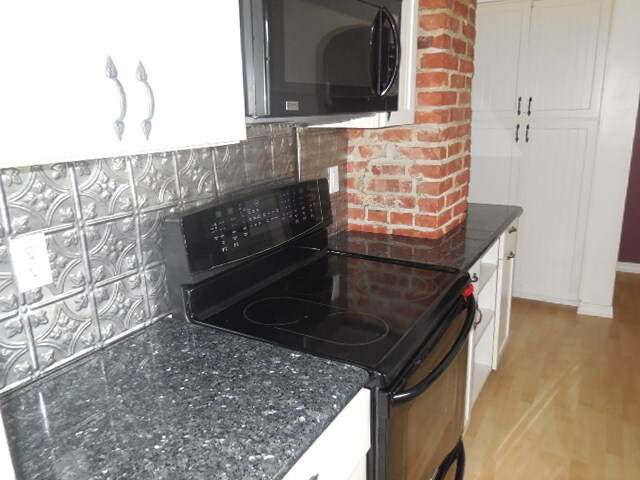 Property Photo:  1230 E Casino Rd  WA 98203 