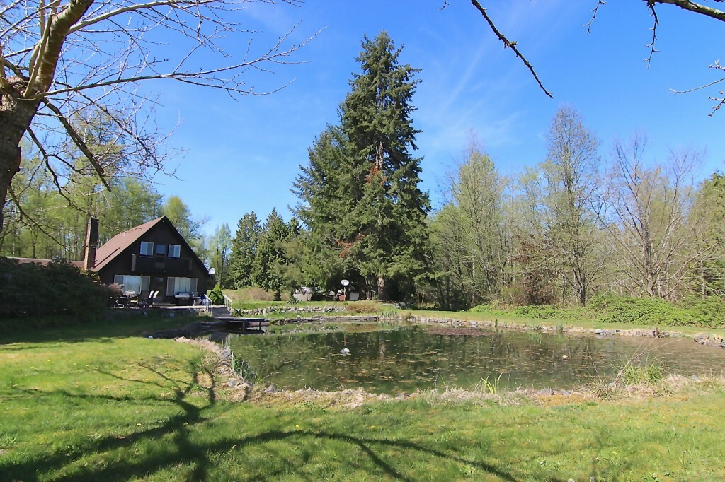 Property Photo: 6320 123rd Ave NE WA 98258
