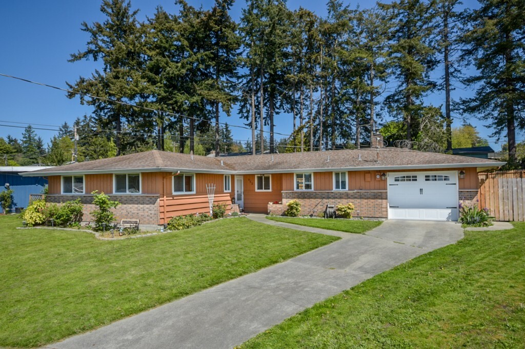 Property Photo:  952 NE Netlam Lane  WA 98277 