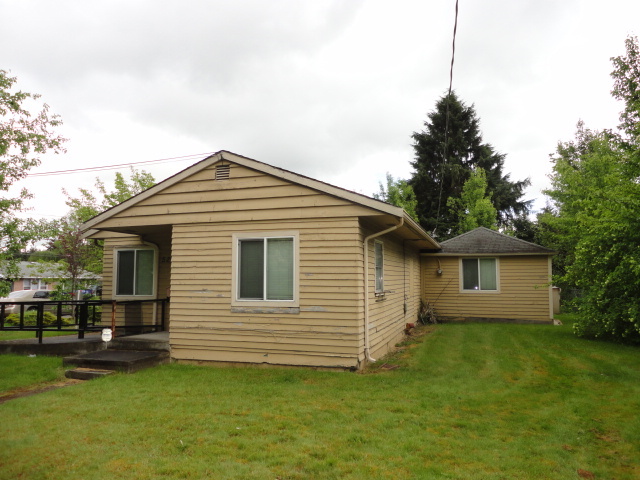 Property Photo:  526 M St NE  WA 98002 