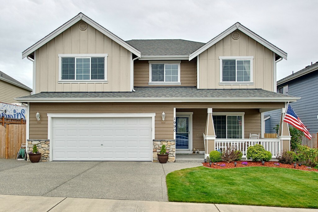 Property Photo:  1990 NW 9th Ave  WA 98277 