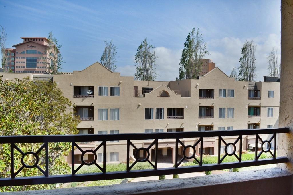 Property Photo: 8889 Caminito Plaza Centro 7423 CA 92122