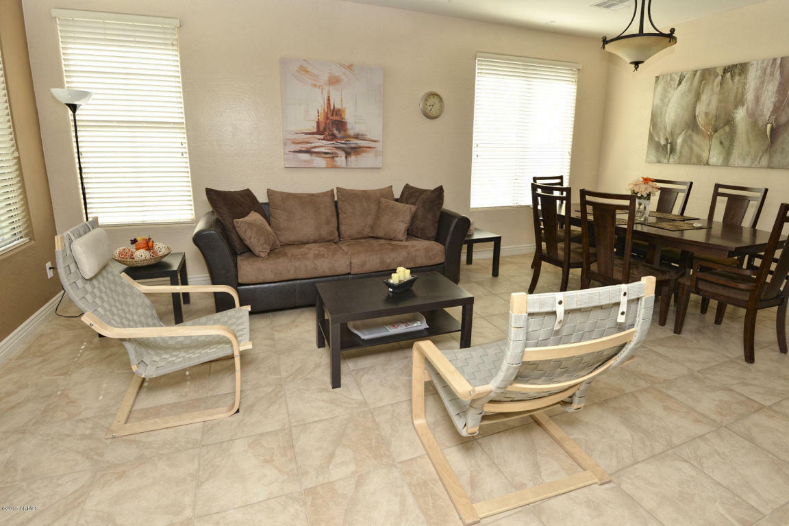 Property Photo:  185 E Tahiti Drive  AZ 85122 