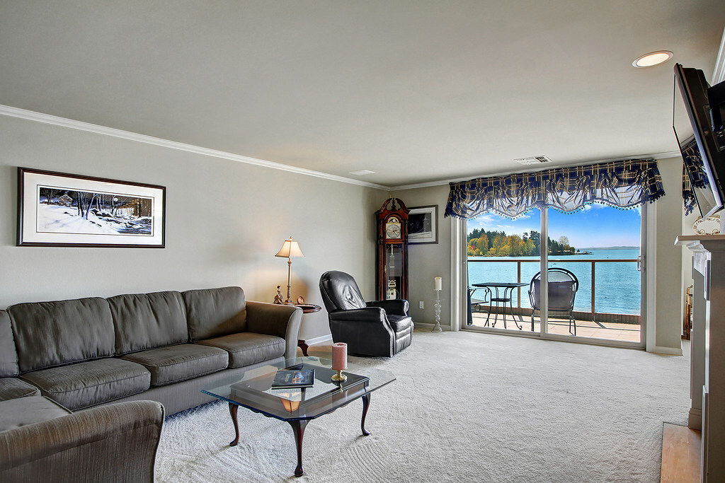 Property Photo:  9727 NE Juanita Dr 307  WA 98034 
