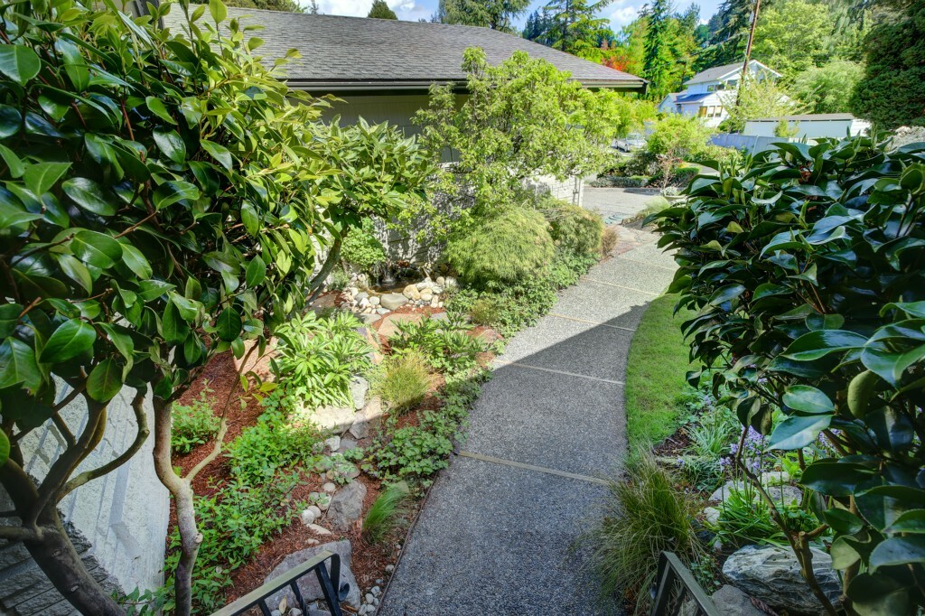 Property Photo: 17328 76th Ave W WA 98026