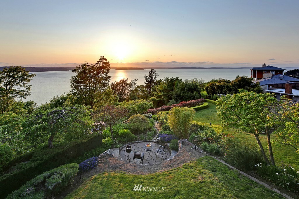 Property Photo:  10205 Marine View Drive SW  WA 98146 