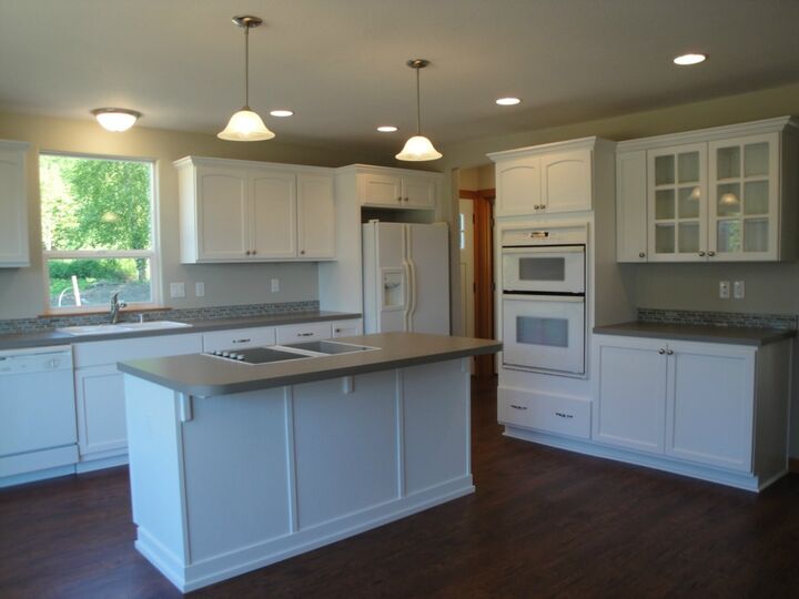 Property Photo:  210 16th St  WA 98230 