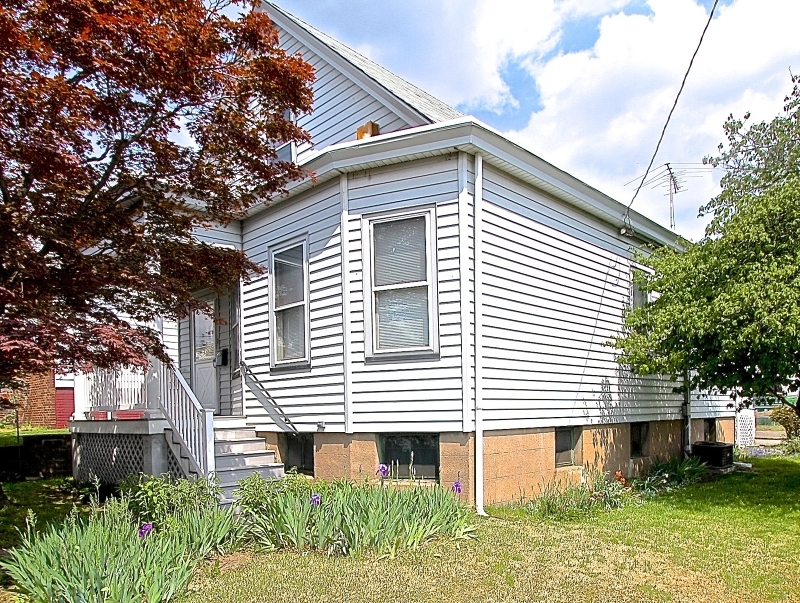 Property Photo:  313 E 17th St  NJ 07524 