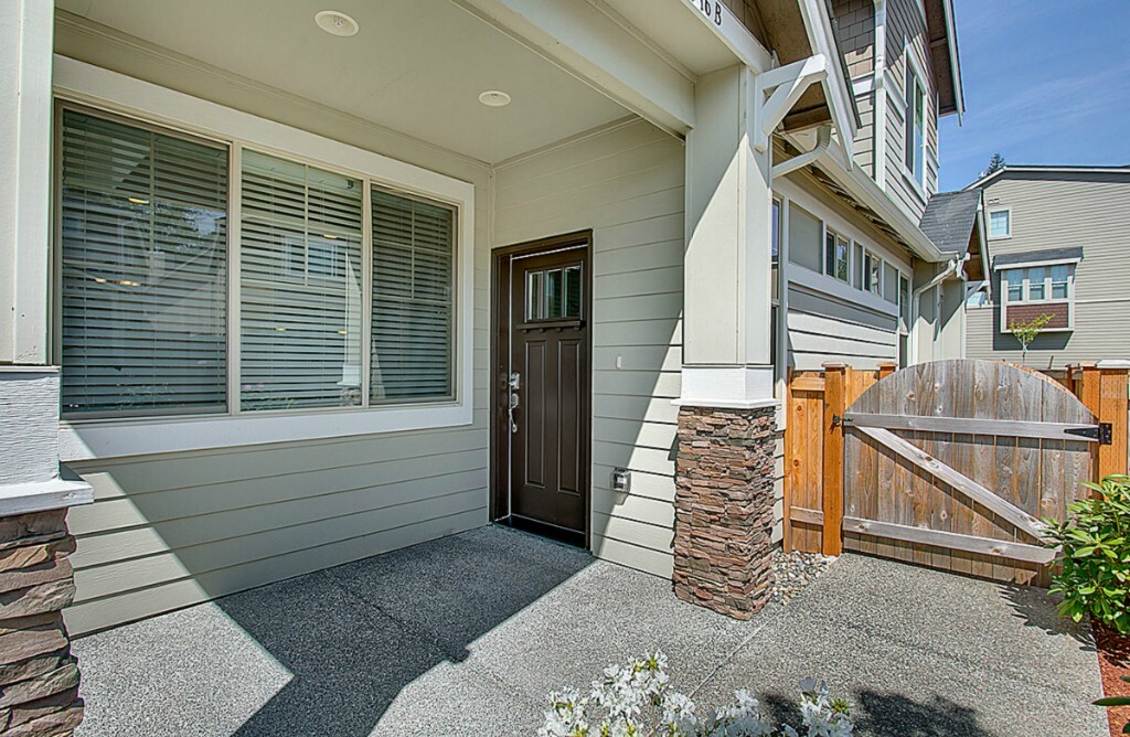 Property Photo:  1516 145th Place SW B  WA 98087 