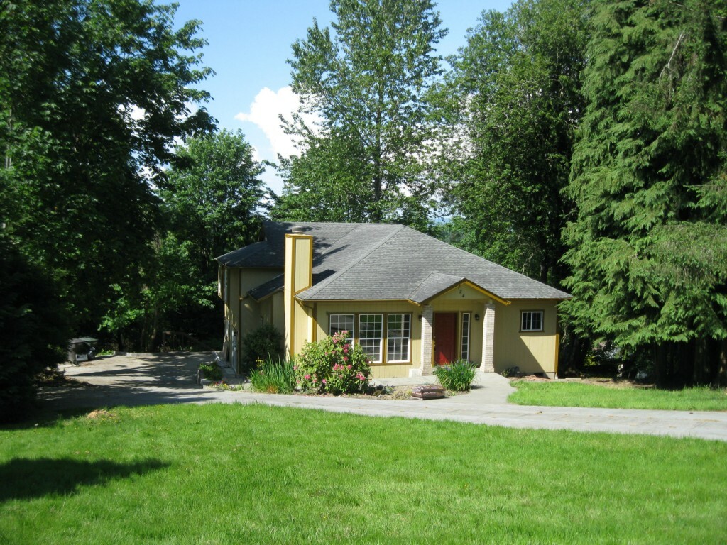 Property Photo:  724 Hillcrest  WA 98632 