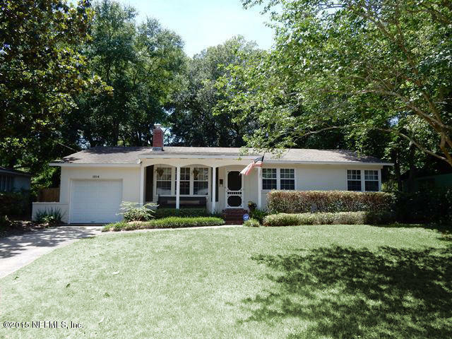 Property Photo: 1614 E Brookside Circle FL 32207