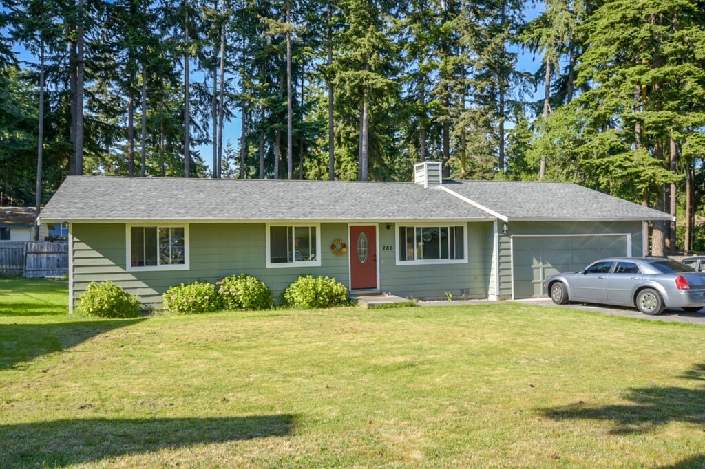 Property Photo:  286 NW 7th Ct  WA 98277 