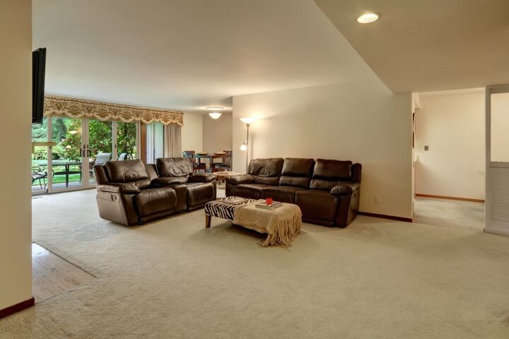 Property Photo: 1533 NE 143rd St H-1 WA 98125