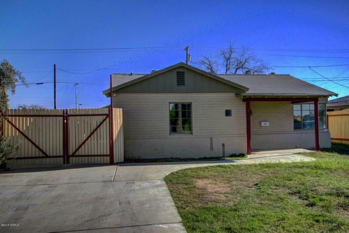 Property Photo:  2871 N Greenfield Road  AZ 85006 