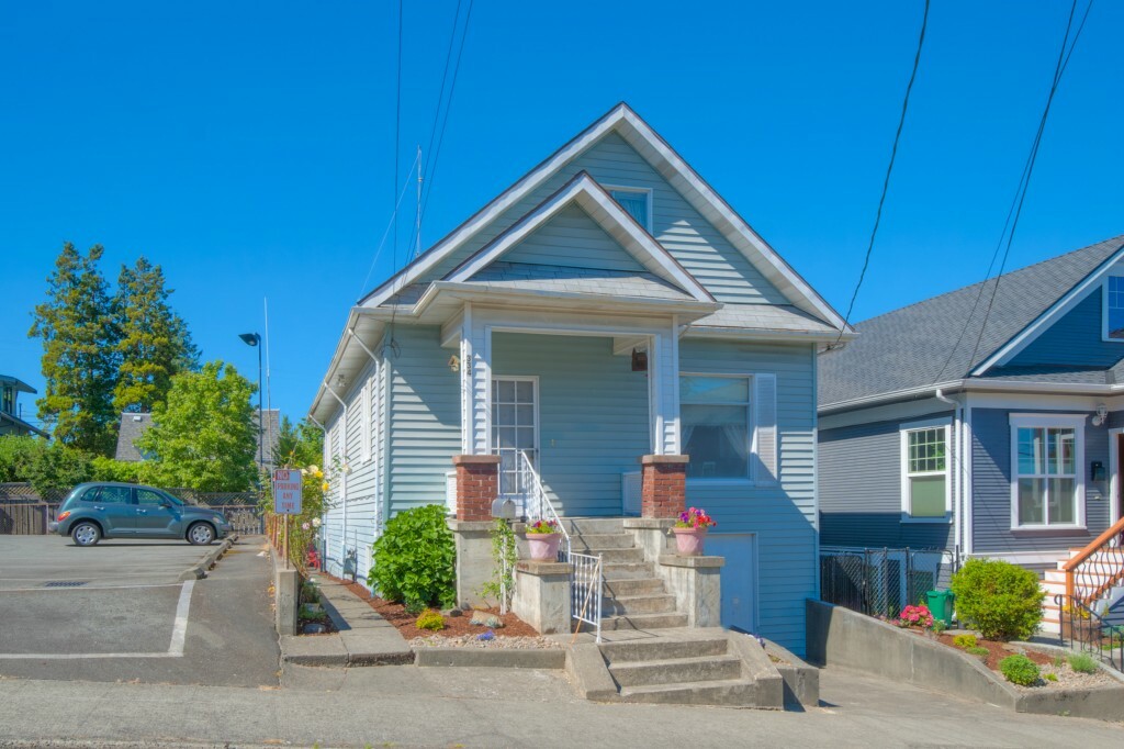 334 N 70th St  Seattle WA 98103 photo