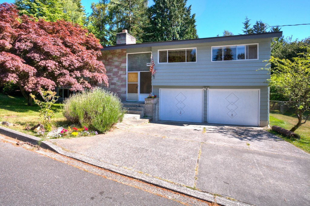 Property Photo:  9802 215th St SW  WA 98020 