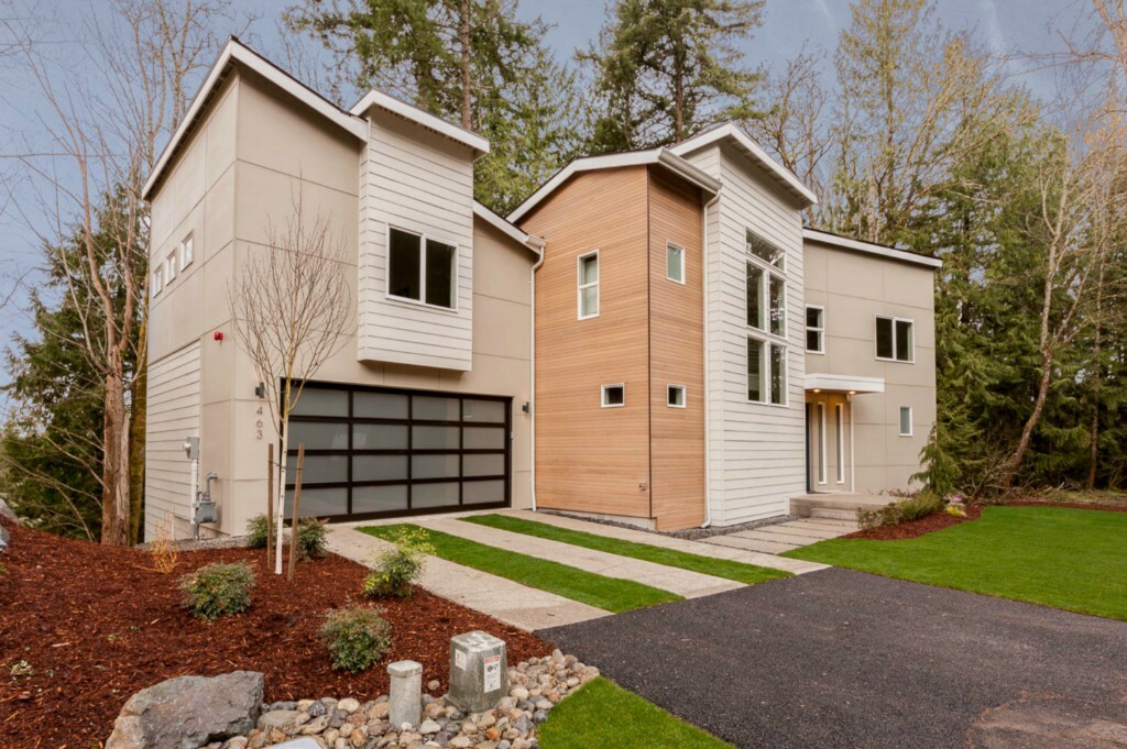 Property Photo:  463 210th Ave NE  WA 98074 