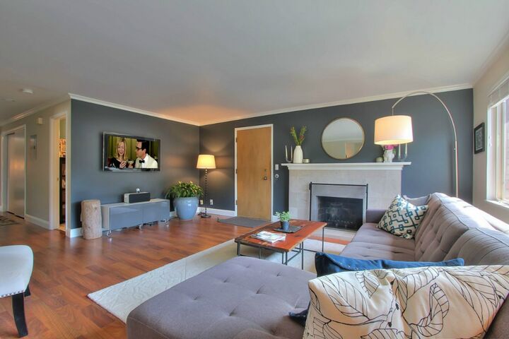 Property Photo: 7412 6th Ave NW 4 WA 98117