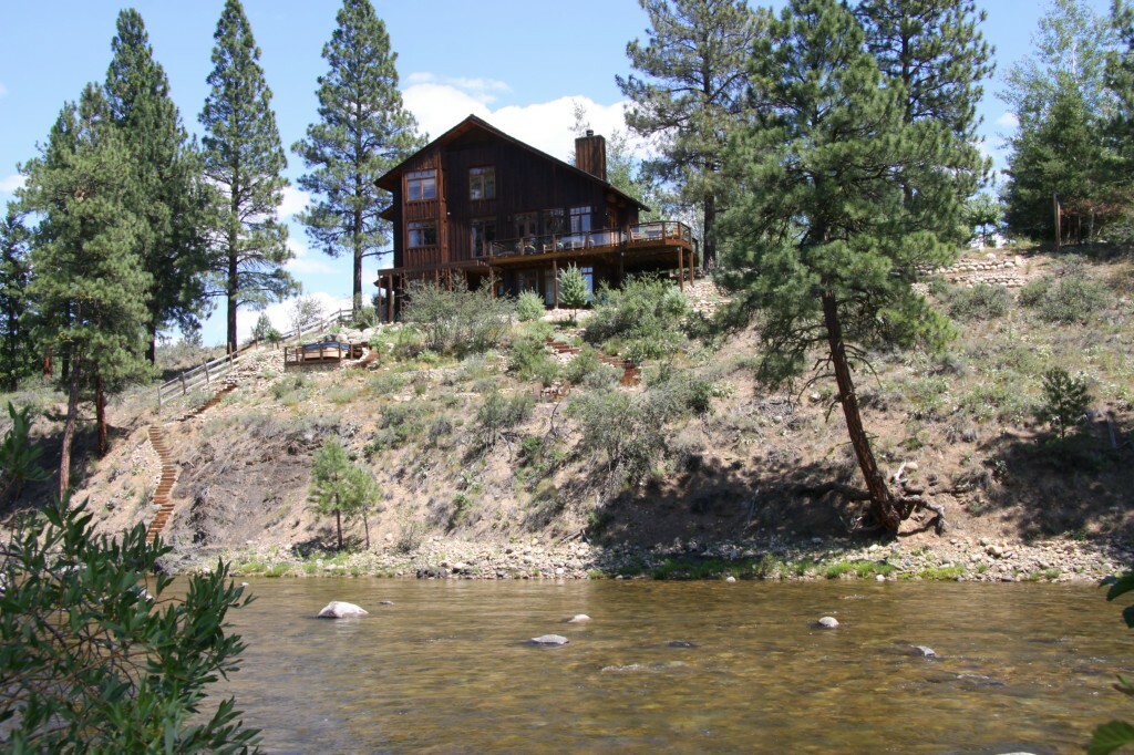 Property Photo:  17 River Rock Rd  WA 98862 