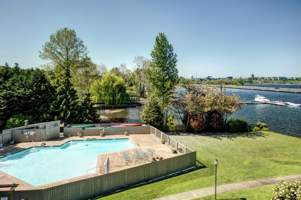 Property Photo:  2501 Canterbury Lane E 413  WA 98112 