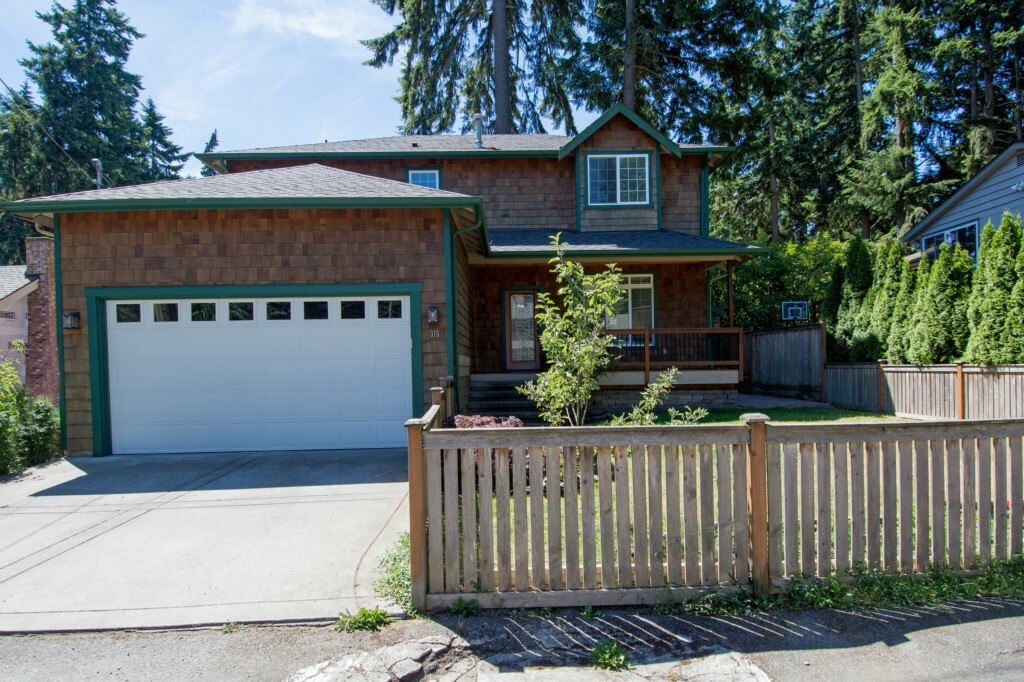 Property Photo: 315 N 155th St WA 98133