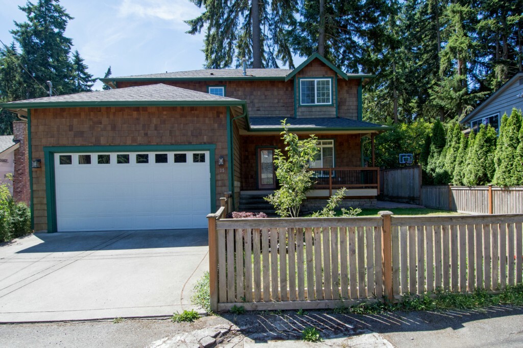 Property Photo:  315 N 155th St  WA 98133 