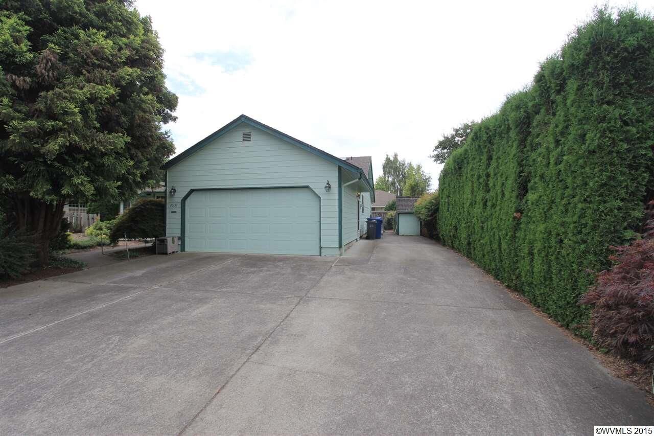 Property Photo:  2637 Kristin Ct NE  OR 97305 
