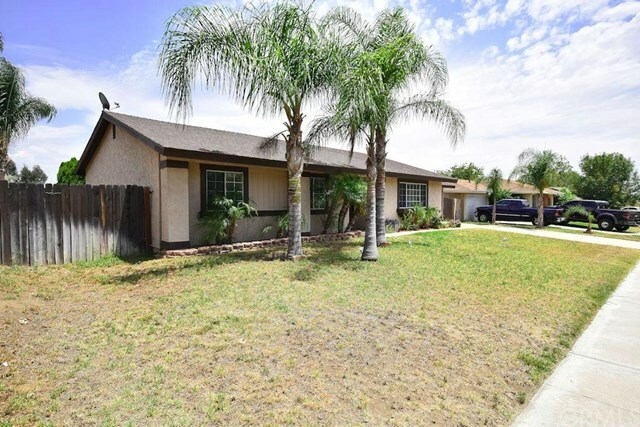 Property Photo:  631 S Spruce Avenue  CA 92376 