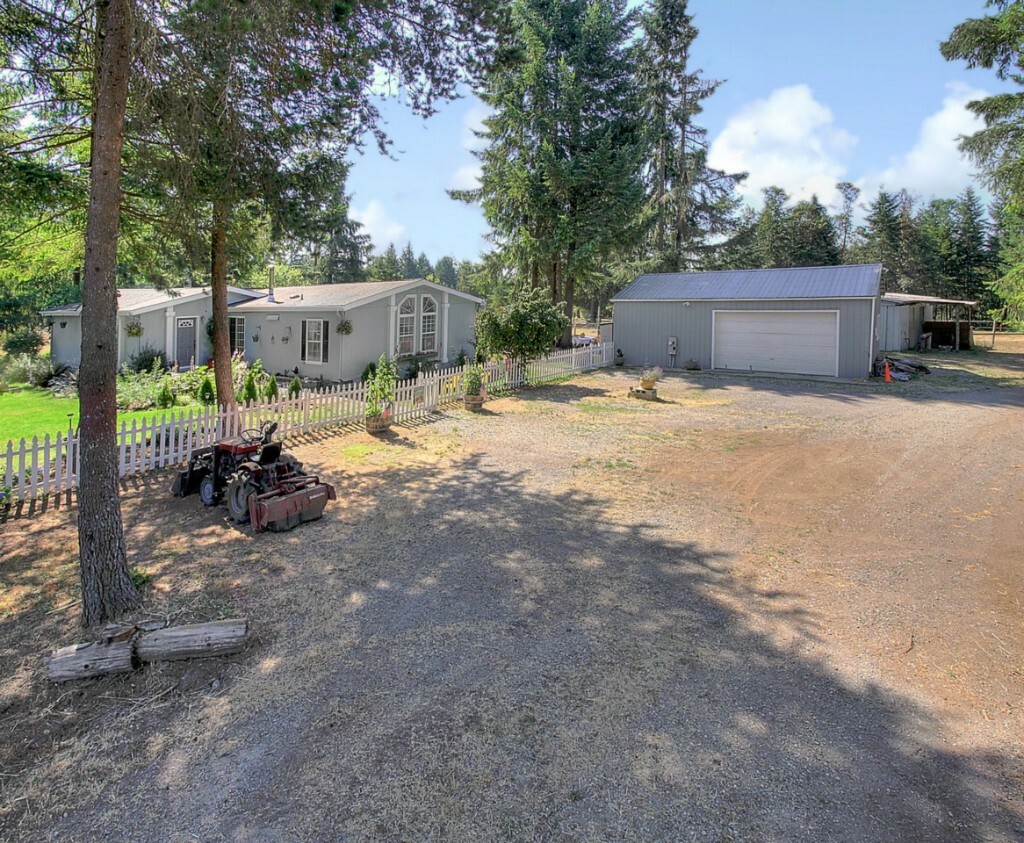 Property Photo: 16514 144th St Kpn WA 98329