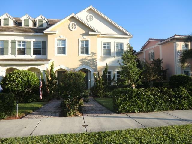 Property Photo: 575 Dakota Drive 575 FL 33458