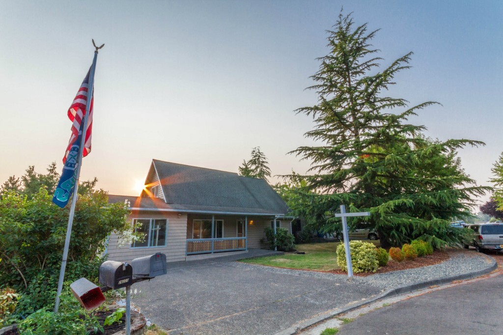 Property Photo: 26215 S 14th WA 98198