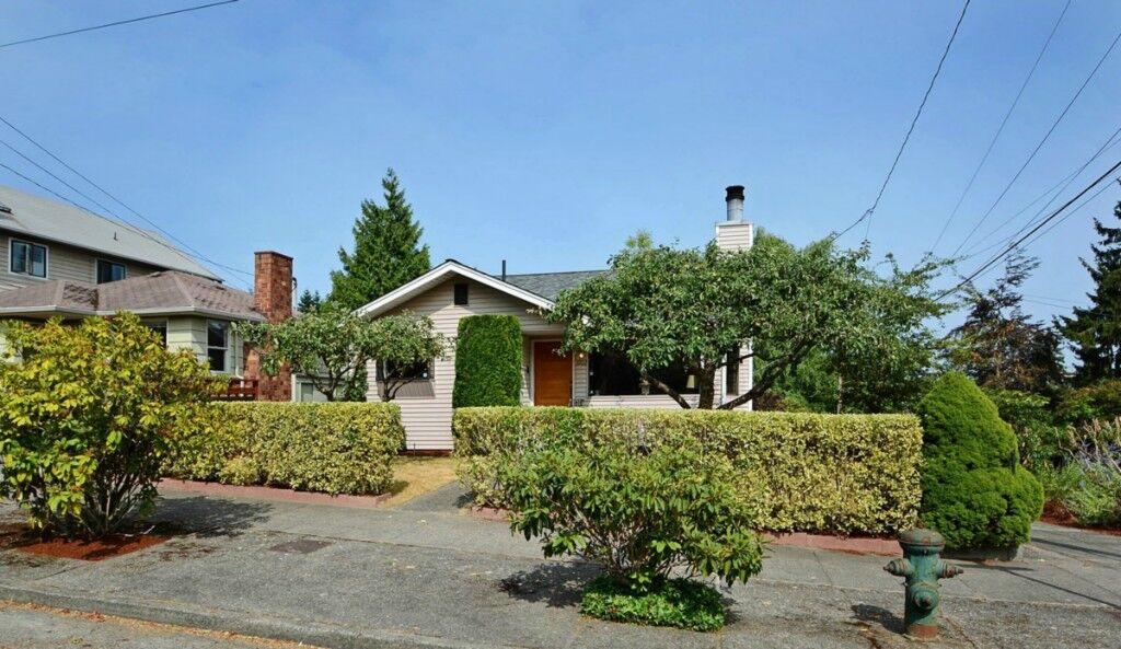 Property Photo: 3702 Bagley Ave N WA 98108