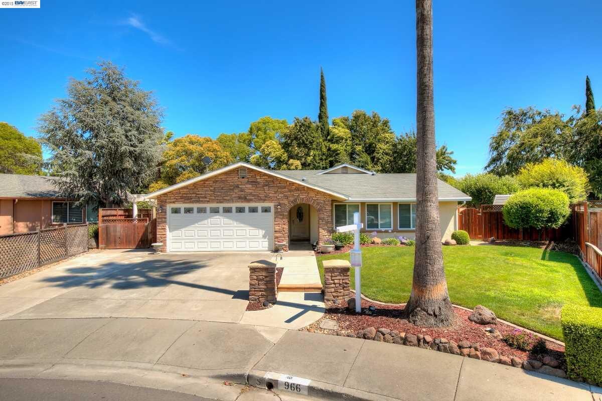 Property Photo:  966 Kern Ct  CA 94551 