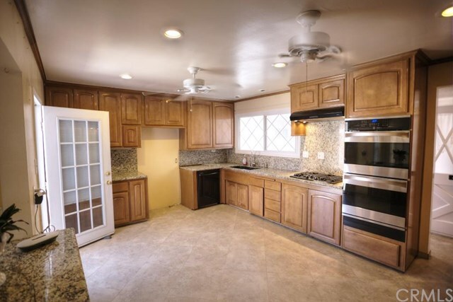 Property Photo: 409 N Paulina Avenue CA 90277