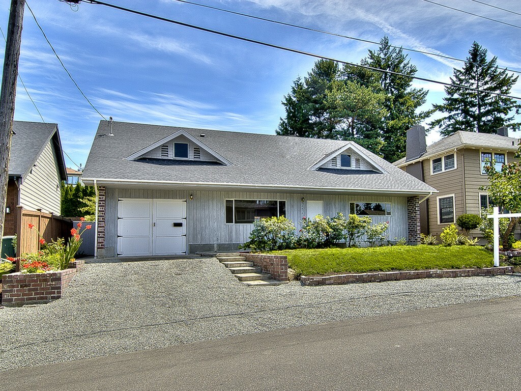 Property Photo:  2414 63rd Ave SE  WA 98040 